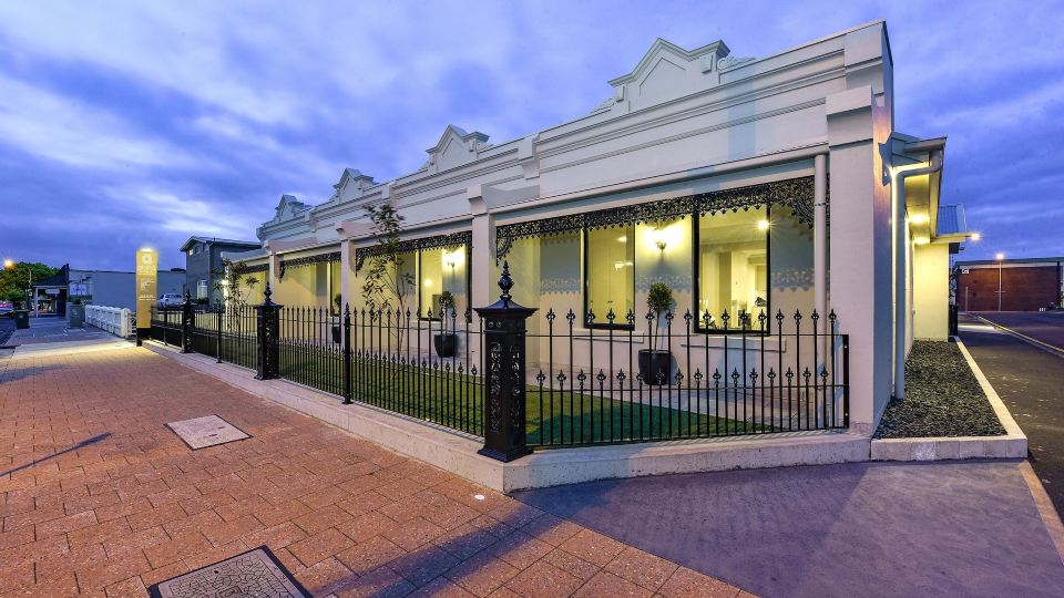 Aloha Central Premium Studios