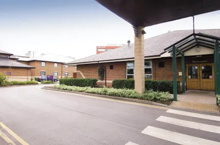 Premier Inn Bracknell Central Отели в г. Бракнелл