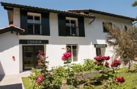 Hôtel de la Rhune Hotels near Animal Park Etxola