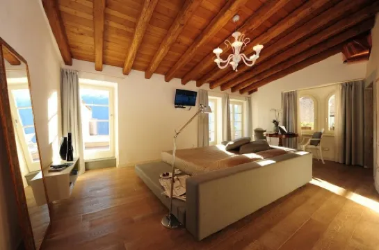 盧侃達阿爾卡斯特酒店