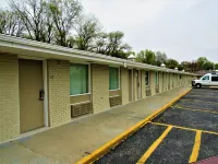 Capri Motel - motel