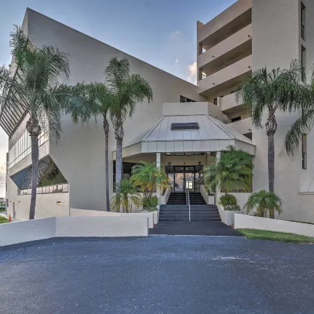 Gulf-View Hudson Condo in Waterfront Resort!