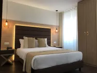 The One Grand Hotel da Póvoa - by Mhmb Hospitality - Kolam Renang