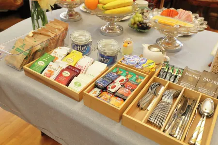 Prince Inn Отели рядом с достопримечательностью «Confederation Centre of the Arts»