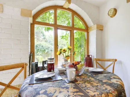 Pittards Farm Cottage Отели рядом с достопримечательностью «Merriott Gospel Hall»