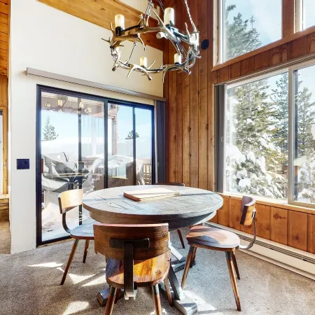 Val DIsere 35 Spacious Condo, Balcony with BBQ , Walk To The Village by RedAwning