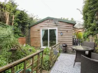 The Log Cabin فنادق في Pembridge