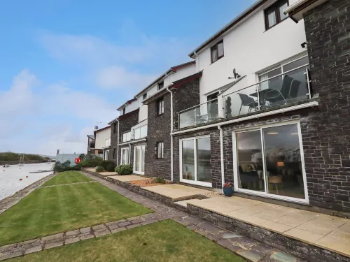 9 Oakley Wharf Hotels in Talsarnau