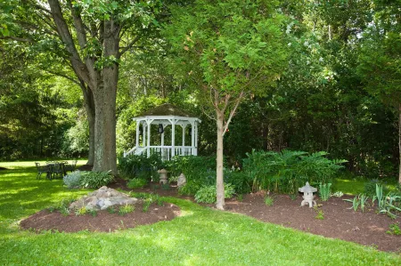 Whispering Winds Motel Отели в г. Найлс