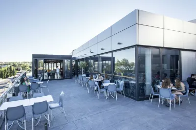 Residencia Universitaria Resa Erasmo Antonio López Park 주변 호텔