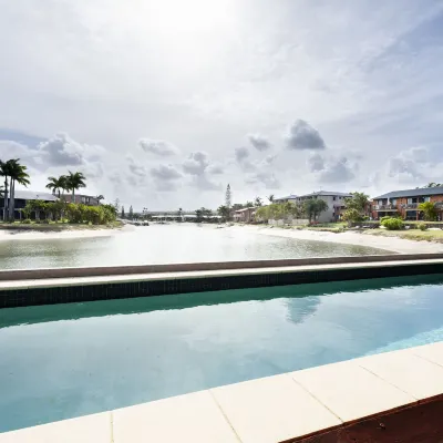 Saltwater Villas - Pet Friendly Accommodation Hotels near SEA LIFE Sunshine Coast Aquarium