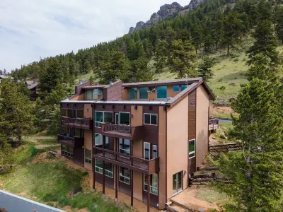 Trails End Vacation Home at Windcliff 3 Bedroom Home by Redawning Hotels near Olive Ridge Campground