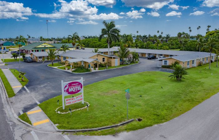 Everglades City Motel - Everglades Adventures Inn