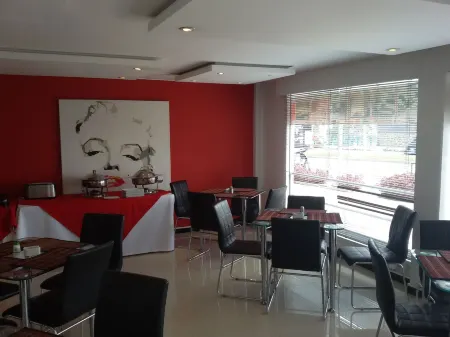Europa Hotel Boutique Manizales Отели рядом с достопримечательностью «Ecoparque Los Yarumos»