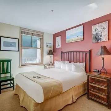 Silver Mill 8173-1Br-Walk to Slopes! Kids Ski Free! 1 Bedroom Condo by Redawning