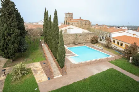 Hotel Puente de Alconétar