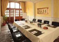 Hotel Schloss Edesheim Hotel a Burrweiler