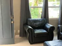 Beautiful Apartment 1BR+1Bath. Centrally located. Extra sofa bed
