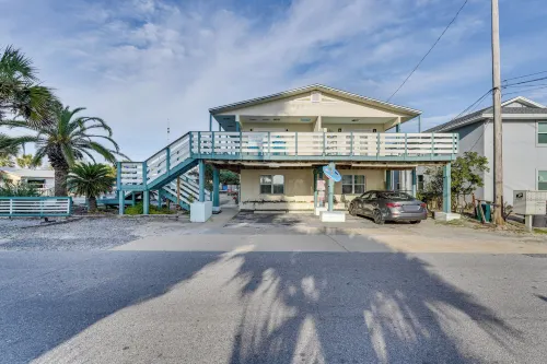 PCB Apt w/ Balcony & Gulf Views: Walk to Beach - Parkering