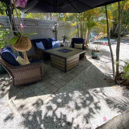 Tarpon Tale Inn