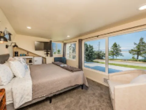 Juan de Fuca Waterfront Hotel & Cottages Hotels in Sequim