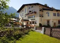 Alpenhotel Ernberg Hotels in Berwang