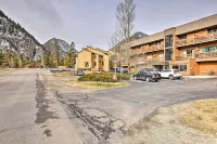 Walk to Main St Frisco! Modern Unit 7 Mi to Slopes - 3-Star