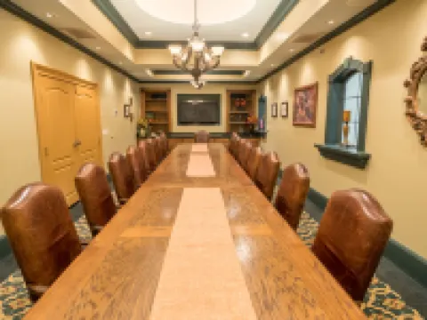 Chateau Avalon Hotels in Wyandotte County