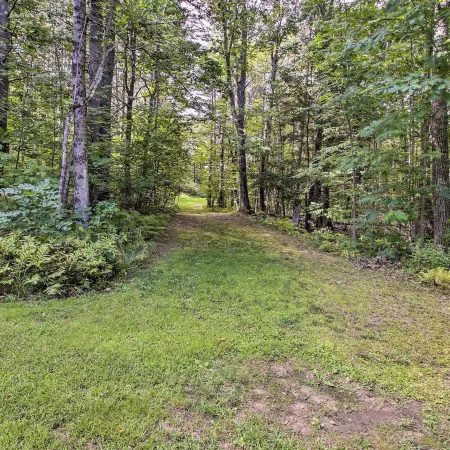 Readfield Retreat w/ Lake Maranacook Views!
