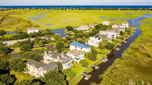Delightful, Low Country Home With Dock On Debordieu Channel 4 Bedroom Home by Peace Vacations - Bintang 4