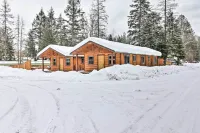 Hungry Horse Cabin 11 Mi to Glacier National Park - spa