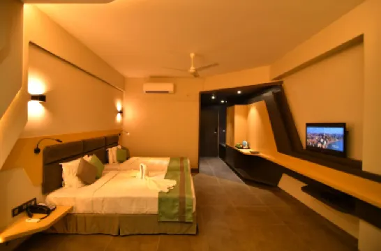 The Cent Hotel โรงแรมใกล้เอ็นทีอาร์การ์เดน