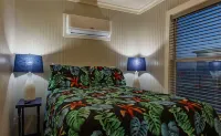 Blue Dolphin Inn and Cottages Hotels in Grand Isle