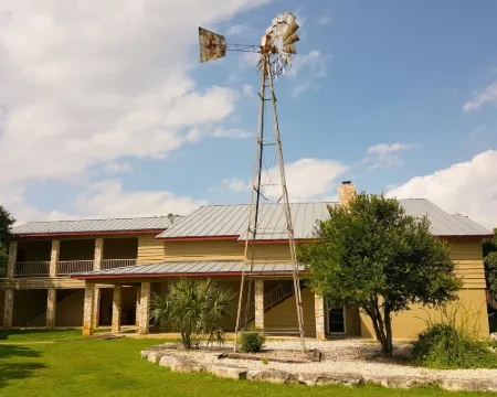 飛翔 L 牧場度假村 班德拉縣酒店