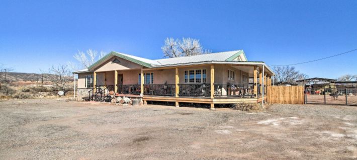 Stunning San Ysidro Homestead w/ Large Porch! Hotels in Sandoval County