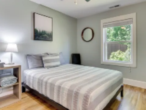 Downtown Brevard Home Walk to Bars and Breweries! Hotels in Transylvania County