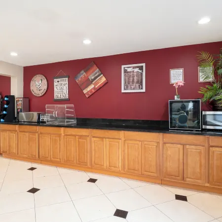 OYO Townhouse Houston Airport North Отели рядом с достопримечательностью «Торговый центр Greenspoint»