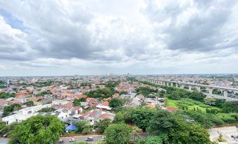 Comfy Studio at Gateway Park LRT City Bekasi Apartment