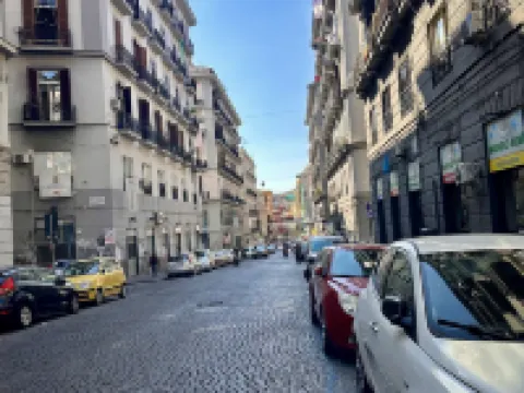 エレガンス・ルームズ・スパッカナポリ ナポリのホテル