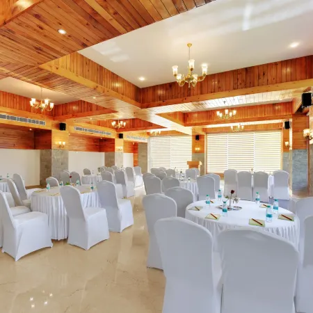 Tiaraa Hotels & Resorts - A Luxury Resort Manali