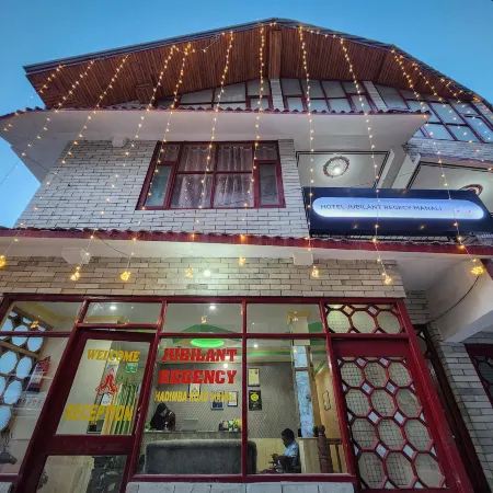 Hotel Jubilant Manali Отели рядом с достопримечательностью «Храм Хидимба-Деви»
