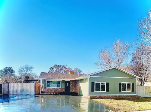 Rustic Refuge - minutes from downtown Fruita!4 beds