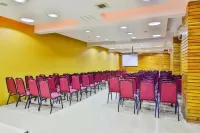 Marshall the Grand Hotel