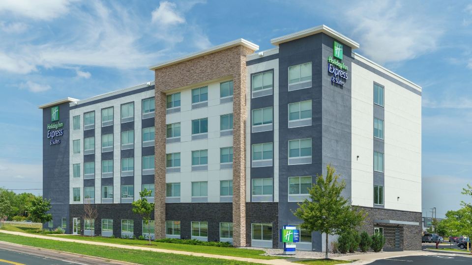 Holiday Inn Express & Suites MALL OF AMERICA - MSP AIRPORT by IHG