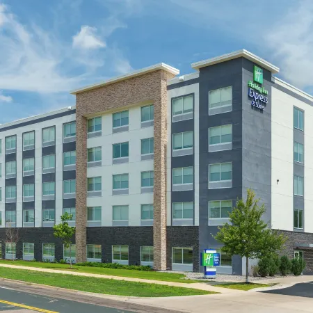 Holiday Inn Express & Suites MALL OF AMERICA - MSP AIRPORT by IHG