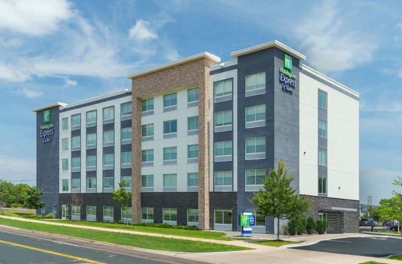Holiday Inn Express & Suites Mall OF America - MSP Airport by IHG
