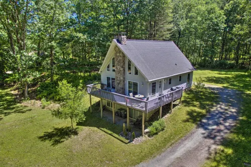 Spacious Home w/ Deck, Grill & Delaware River View - Wifi