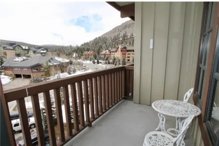 Gorgeous 1 Bedroom 1 Bath Condo in Center Village, Copper Mountain