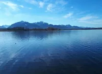 Sunny Stay with Mountain