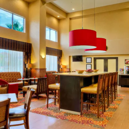 Hampton Inn & Suites Palmdale